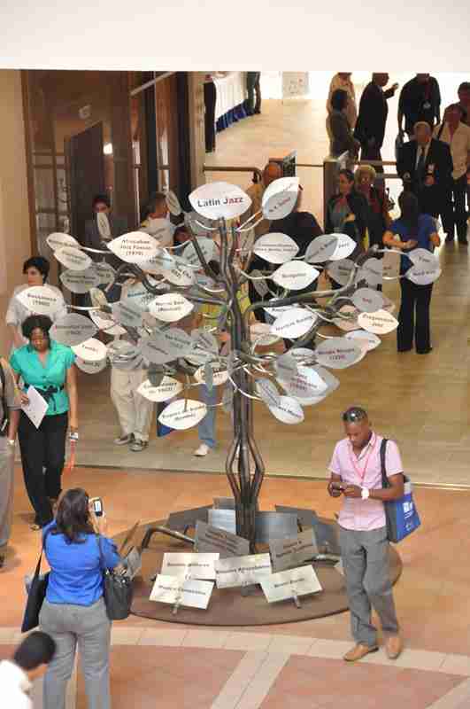 Árbol del Jazz. Obra de Ernesto Rodríguez en la colección del Centro León de Santiago, República Dominicana.